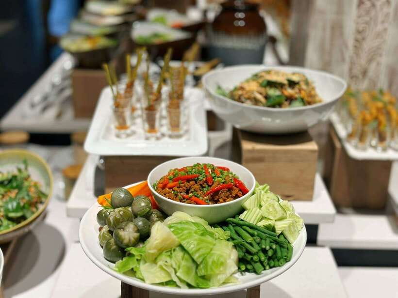 Siem Reap: Apsara Dance Show and Dinner with Hotel Pickup - Accessibility and Practical Comfort (Without Making It a Big Deal)