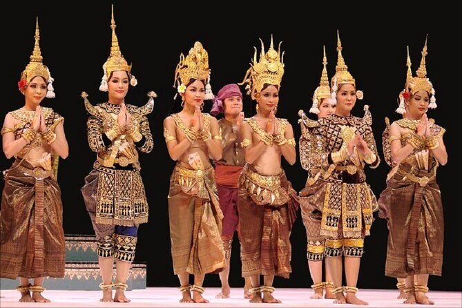 Siem Reap: Apsara Dance Show & Dinner with Tuk-Tuk Transfers - From Your Hotel to the Buffet Tables: How the Night Flows