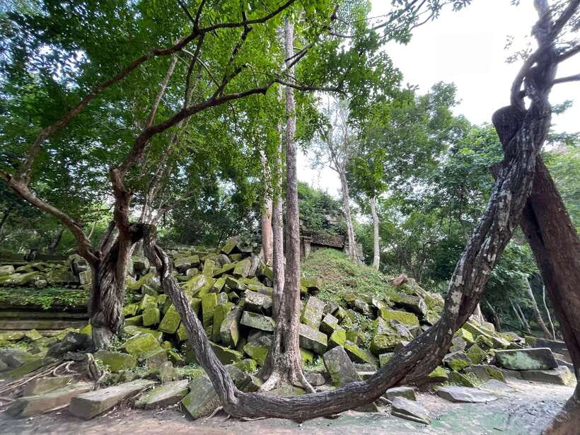 Siem Reap: Beng Mealea, Banteay Srei & Kulen Waterfall Trip - Kulen Waterfall: the swim stop you should plan for