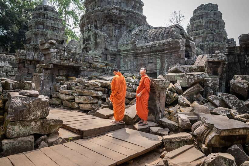 Siem Reap: Bike the Angkor Temples - Full-Day 30km Tour - The guide factor: stories that turn stones into scenes