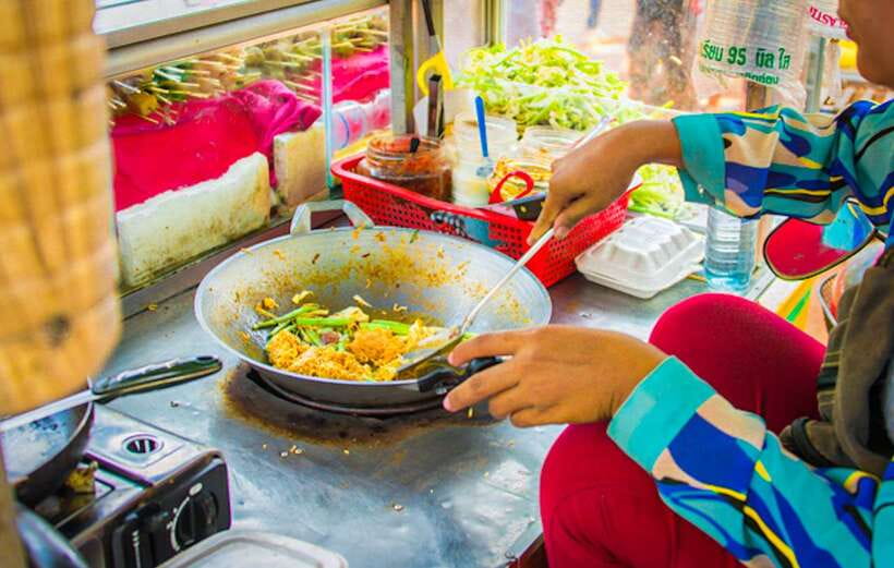 Siem Reap: Cambodia local street foods and local guide - The Real Siem Reap Night Market on Route 60