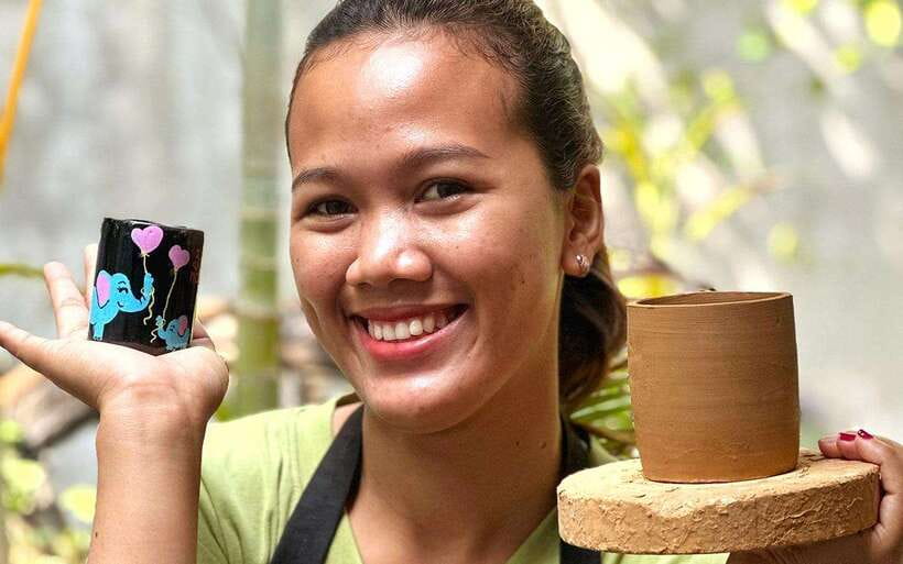 Siem Reap: Cambodian Pottery Class - Shaping Cambodian clay into a bowl you will actually want to keep
