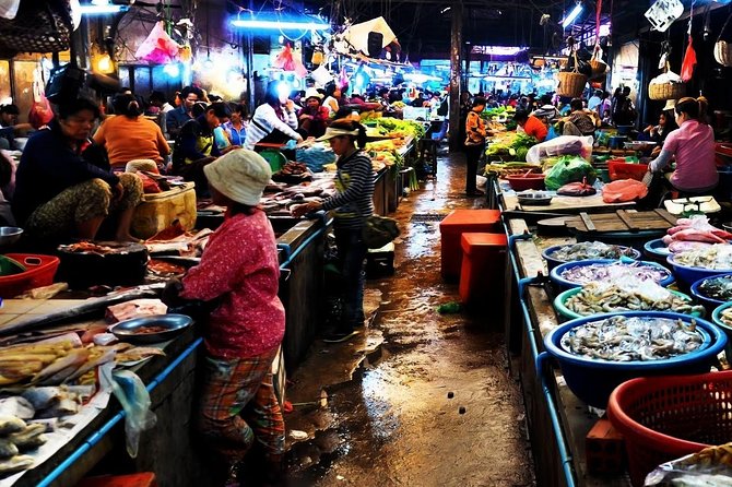 Siem Reap City Walking Tour - Psar Chaa (Old Market): the center of daily shopping life