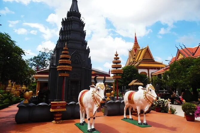 Siem Reap City Walking Tour - Pace, comfort, and what to bring for Siem Reap heat