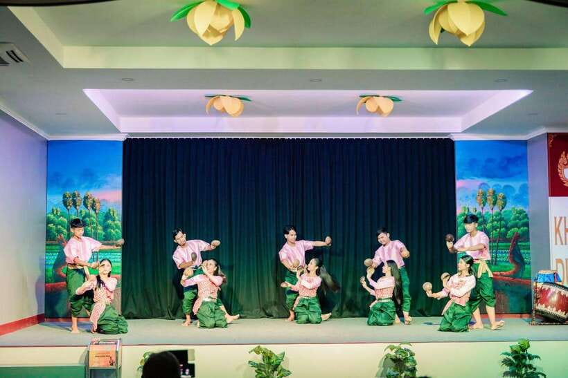 Siem Reap: Dinner and Traditional Show with Hotel Transfer - Your 3-hour flow: from pickup to finish, step by step