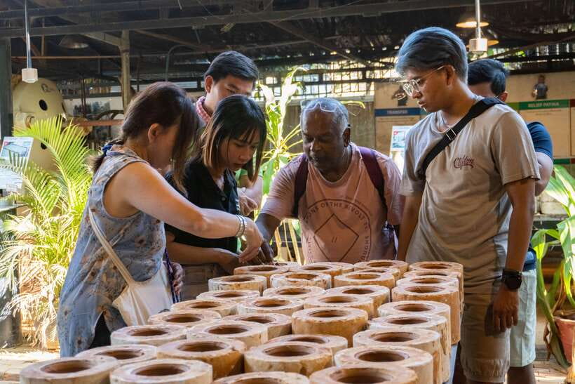 Siem Reap Evening Food Tour - On Promotion Price limit Offer - Made in Cambodia Market: Eating Energy, Then Shopping Calm