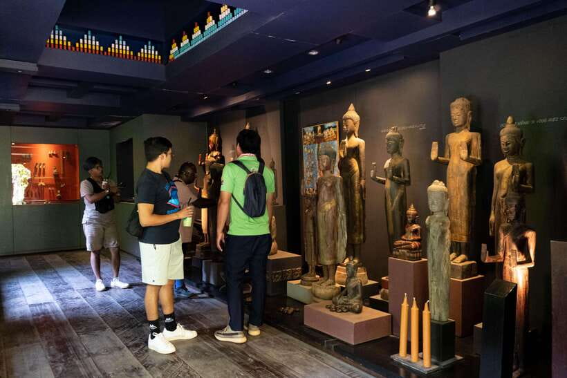 Siem Reap Evening Food Tour - On Promotion Price limit Offer - Road 60 Night Market: Snacks, Dessert, and the Bug Tasting Moment