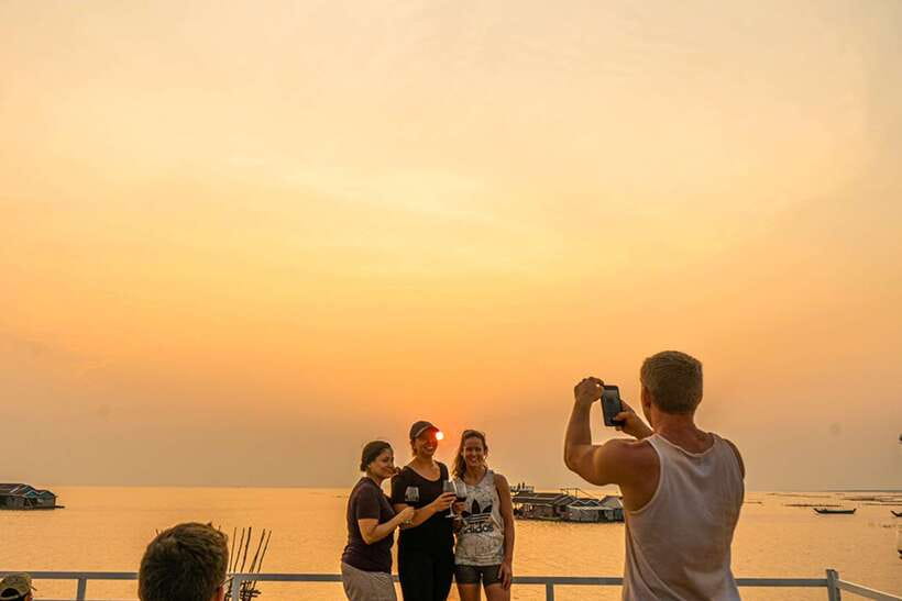Siem Reap: Floating Village and Sunset Private Boat Tour - Floating villages by boat: the view is the lesson
