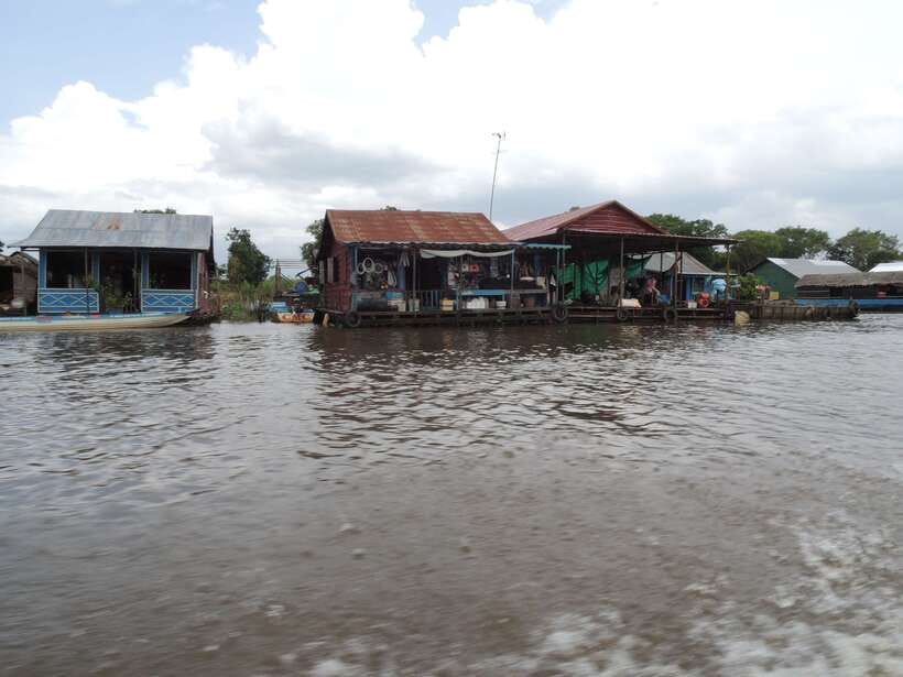 Siem Reap: Floating Village Half-Day Tour - Boarding the Lake: Floating Village Life Without Roads
