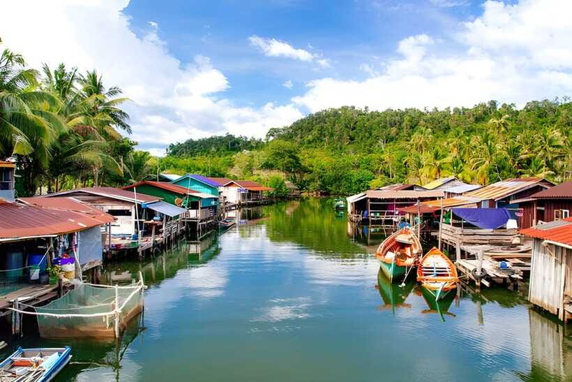 Siem Reap: Floating Village, Kampong Phluk Private Tour - Temple inscriptions and why this stop makes sense here