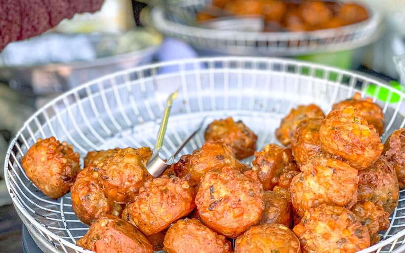 Siem Reap: FREE Market & Local Temple Tour - The Cambodian snack moment: rice flour, pork, herbs, and spices