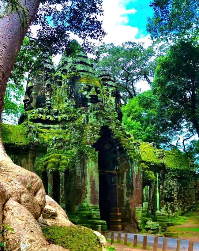 Siem Reap: Full Day Angkor Wat Temple Tour with Sunset - Entering Angkor Wat Through the South Gate