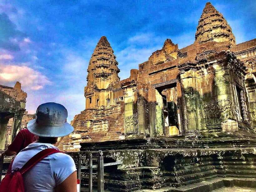 Siem Reap: Full Day Angkor Wat Temple Tour with Sunset - Phnom Bakheng Sunset: The Climb, the View, the Payoff