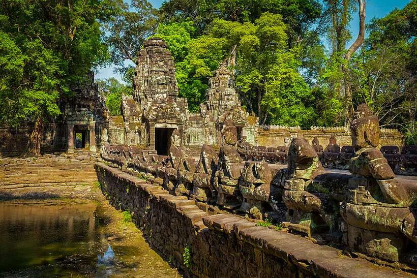 Siem Reap: Grand circle tour Sun set on bakeang hill & Guide - What to Bring, Wear, and Avoid on Temple Sites