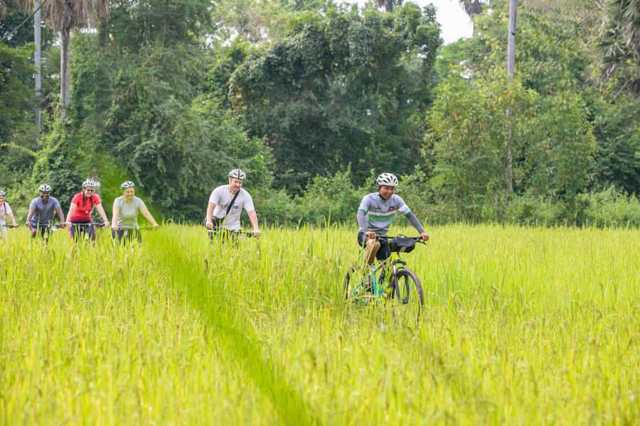 Siem Reap: Guided Countryside Bike Tour - A morning out of the Angkor zone