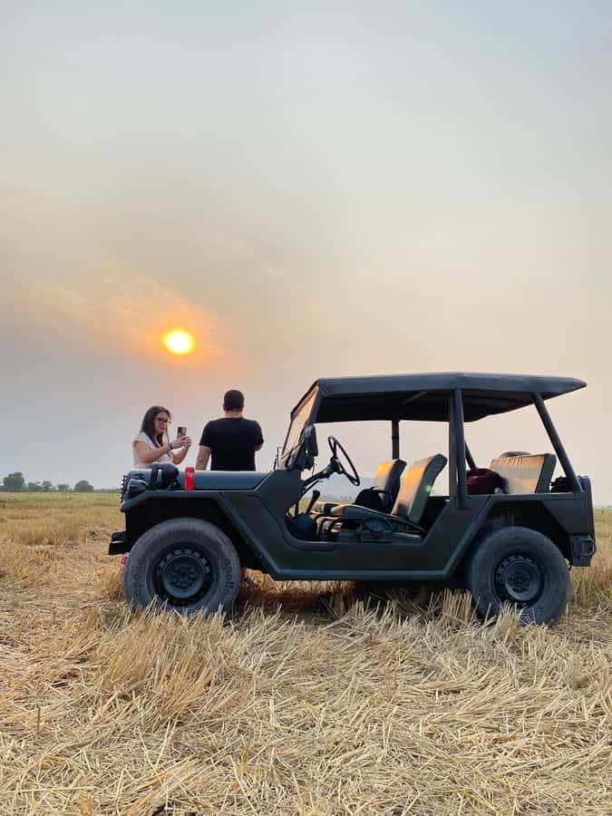 Siem Reap: Guided Countryside Sunset Tour by Jeep - The Secret Sunset Stop in Rice Paddy Fields