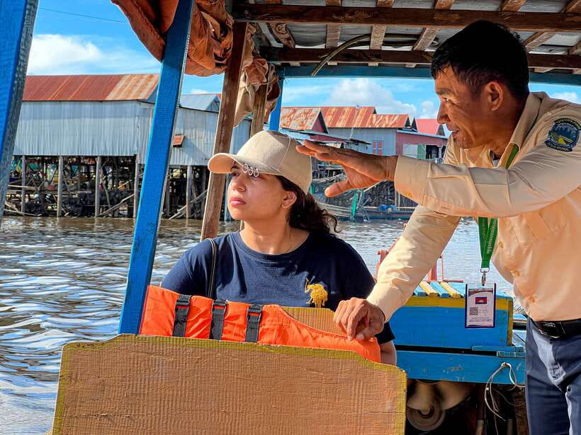Siem Reap: Kampong Phluk and Tonle Sap Sunset Boat Cruise - Hotel pickup and the SATCHA craft center stop