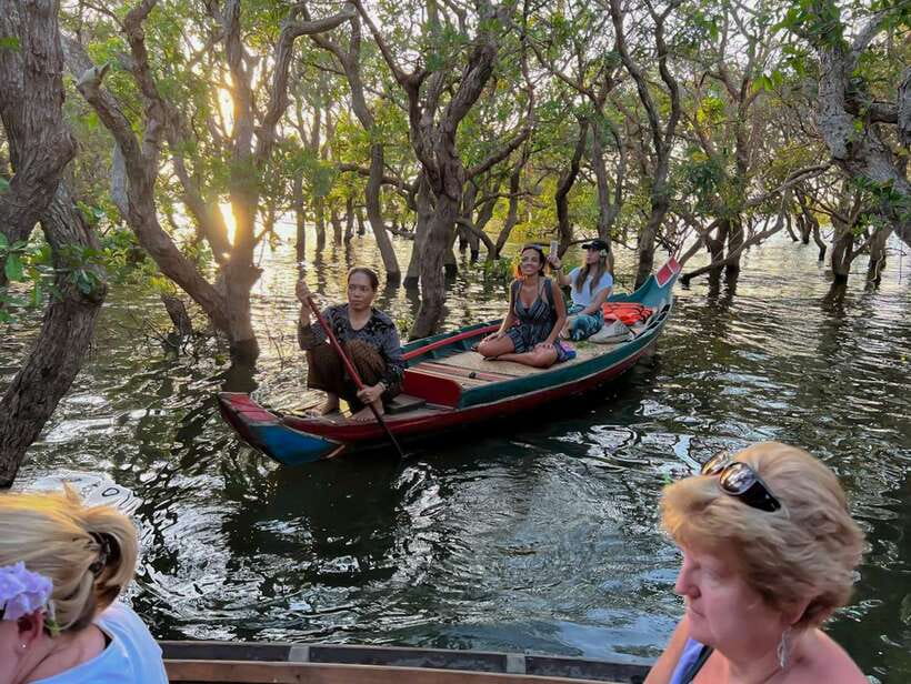 Siem Reap: Kampong Phluk Floating Village Tour with Boat - Who should book this tour, and who should skip it