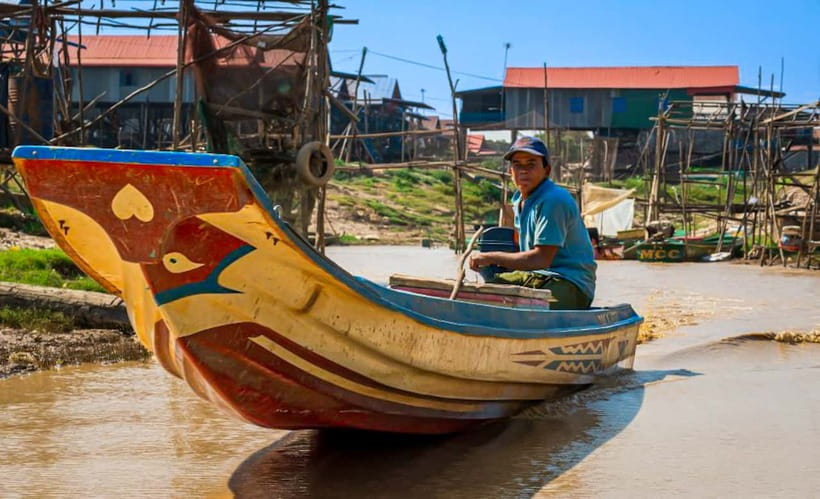 Siem Reap: Kampong Phluk Floating Village Tour with Boat - Floating restaurant dinner and sunset: the main event