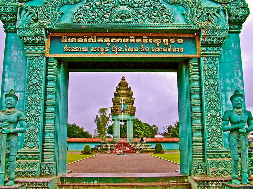 Siem Reap: Khmer Rogue, War museum &landmine museum Day Tour - Stop 3: War Museum Cambodia, From Former Conflict Zones to One Place