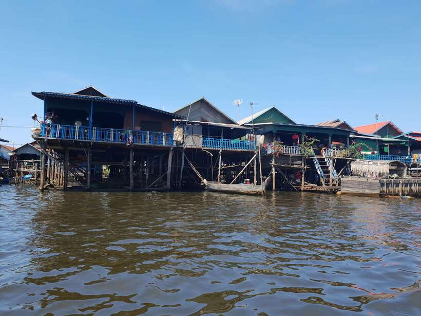 Siem Reap: Kompong Khleang Floating Village Guided Tour - Walking and meeting life on the water, fishermen and farmers in one neighborhood