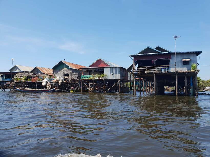 Siem Reap: Kompong Khleang Floating Village Guided Tour - Boat time on Tonle Sap, floating schools, pagodas, and the lake’s scale