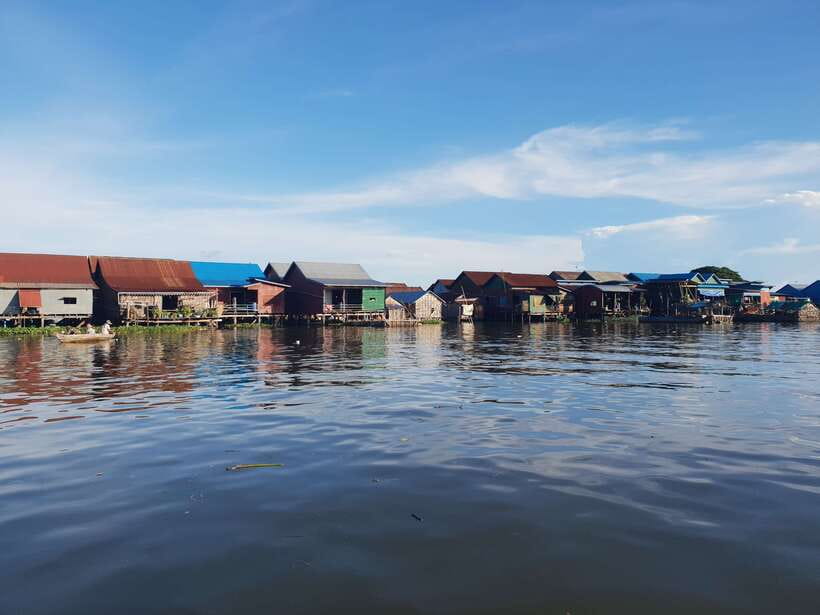 Siem Reap: Kompong Khleang Floating Village Guided Tour - What to bring for sun and comfort, and what not to do