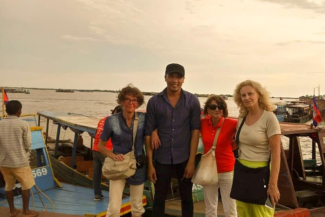 Siem Reap: Kompong Pluk Tonle Sap , Floating Village Tour Cruise - Rolous market time, and why the market beats a school photo