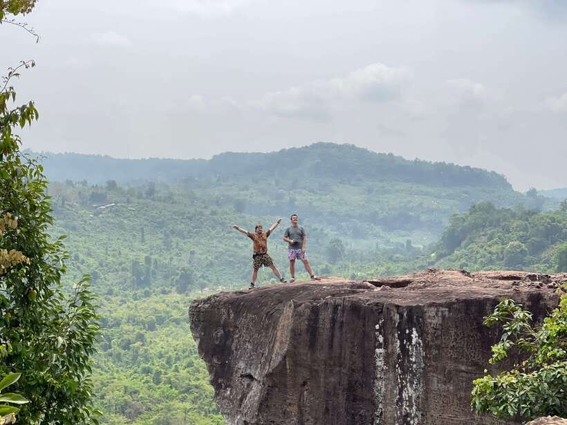 Siem Reap: Kulen Waterfall and Banteay Srei Exploration - Lunch stop and the snacks that keep you going