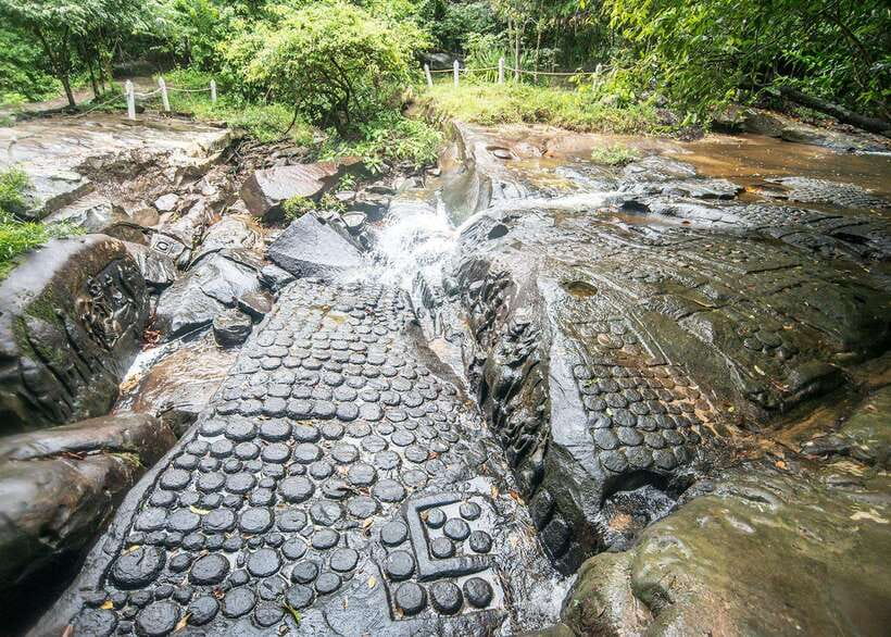 Siem Reap: Kulen Waterfalls and Banteay Srei Tour - Banteay Srei, the Citadel of Women, and what to actually look for