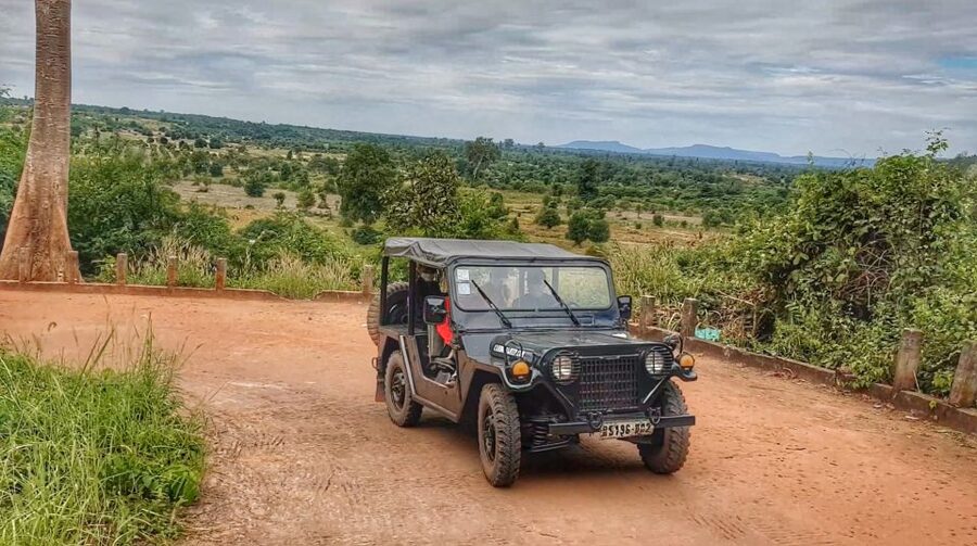 Siem Reap: Magical Kulen Mountain by Cambodiajeep - Top Pagoda First: Tranquil Views Before the Main Crowd Flow