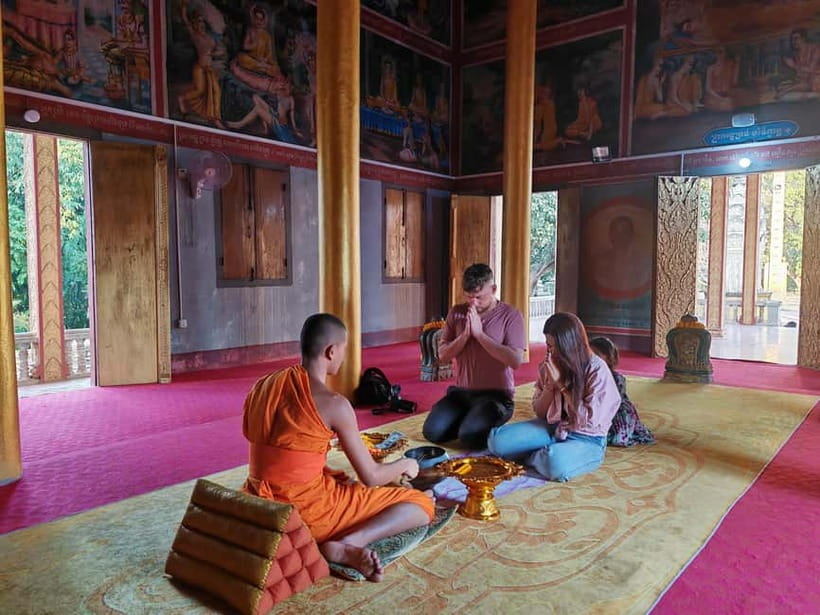 Siem Reap: Monk Blessings and Village Life Scooter Tour - The Traditional Home Visit, Where Sticky Rice Cakes Become Personal