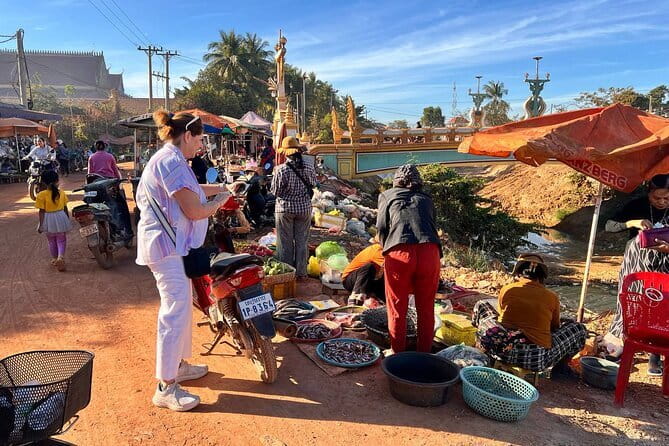 Siem Reap: Morning Bike Tours with Local Market & Lunch - Home-Style Khmer Lunch That Actually Feels Like a Meal