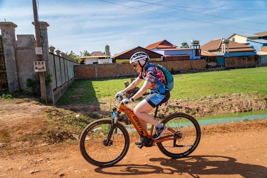 Siem Reap: Morning City Bike Tour with Local Expert - Key highlights to look for