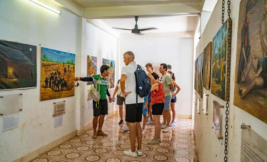 Siem Reap: Morning City Bike Tour with Local Expert - Why a morning bike tour works in Siem Reap