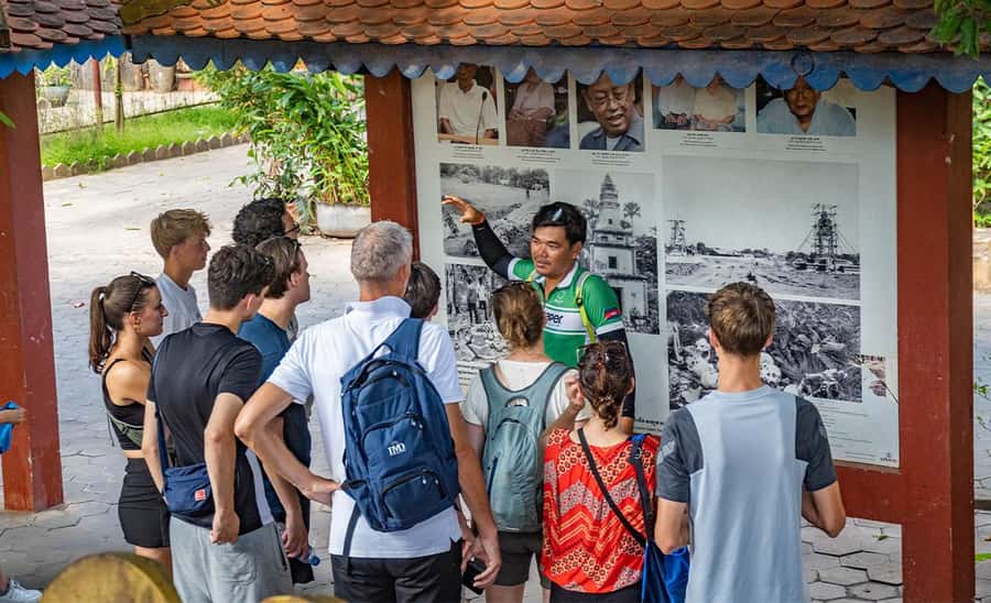 Siem Reap: Morning City Bike Tour with Local Expert - Meeting up, bikes, and the rhythm of an easy ride