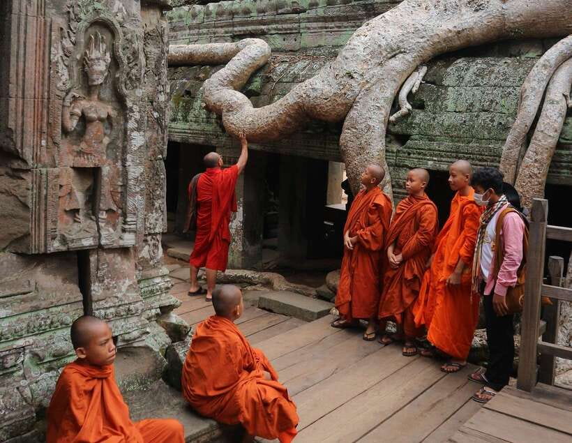 Siem Reap: Personalized Angkor Wat Sunrise Tour by Tuk-Tuk - Angkor Wat sunrise: the wow moment, plus what comes right after