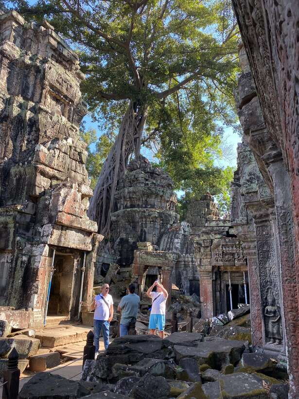 Siem Reap: Personalized Angkor Wat Sunrise Tour by Tuk-Tuk - Angkor Thom, South Gate, and Victory Gate: where the stone faces show up