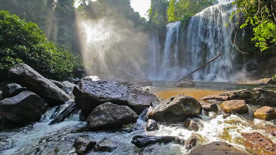 Siem Reap: Private 4-Day Angkor Wat and Phnom Kulen Tour - Day 1 afternoon: Kampong Phluk on Tonle Sap Lake