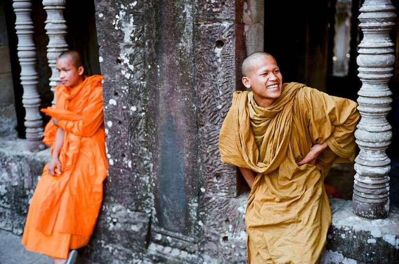 Siem Reap: Private Angkor Wat & Bakheng Mountain Sunset Tour - Walk and timing at Bakheng Mountain, plus what to do with your minutes