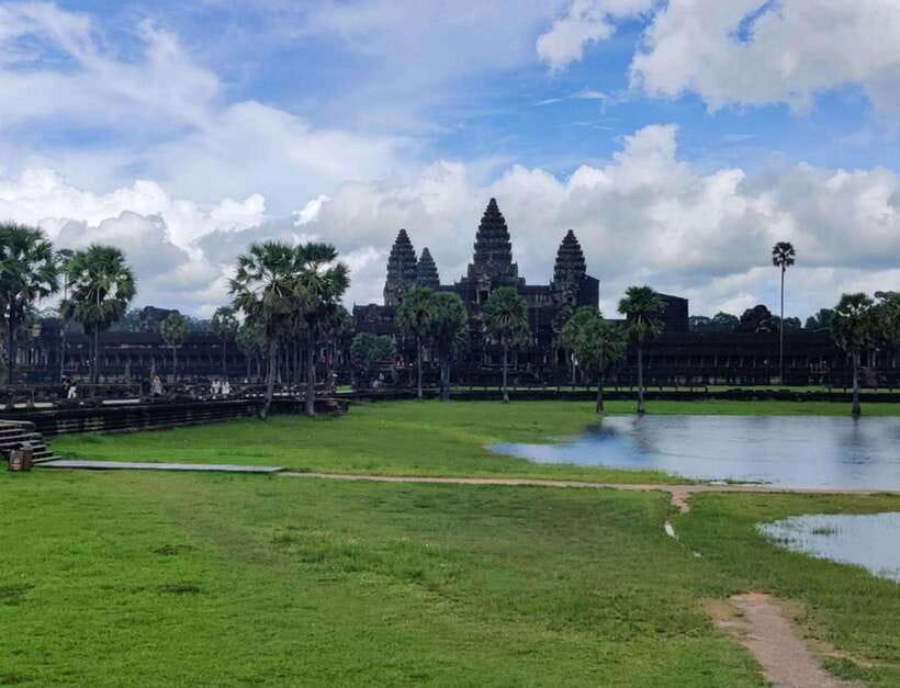 Siem Reap Private Car Charter with English Speaking Driver - Should you book this Siem Reap private car charter?