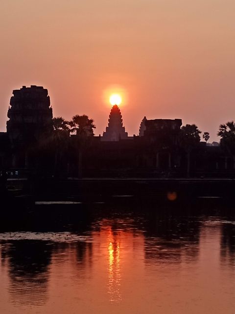 Siem Reap Private Tour: Angkor Wat Sunrise And Banteay Srei - Transport, timing, and comfort: breaks, cold towels, and managing the heat