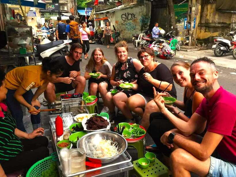 Siem Reap Street Foods Tour by Tuk Tuk with Personal Guide - Tuk tuk Pickup, Quick Intro, Then Straight Into Local Snacks