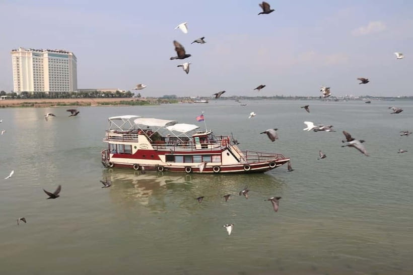 Siem Reap to Phnom Penh Full-Day land/cruise tour (one way) - Guide and Onboard Experience, Including Samieth’s Impact