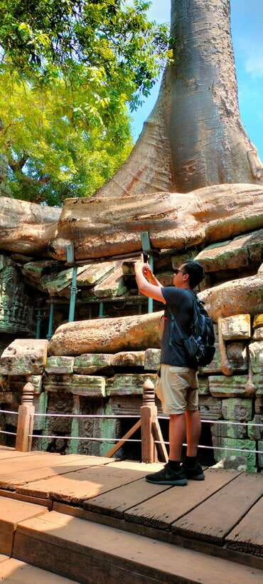Siem Reap Tour Guide: Angkor Wat Sunrise Tour & Beng Mealea - Banteay Srei: pink carvings and a stop that rewards patience