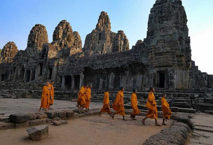 SiemReap: Private Angkor Wat Tour in English or German guide - Ta Prohm and the Tomb Raider vibe, plus why it is more than a movie stop