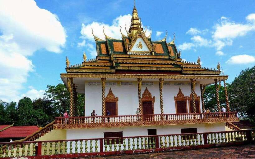 Sihanoukville City Tour for Cruise Passengers with 7 Stops - Phsar Leu Central Market: Produce, Seafood, and Food Tasting