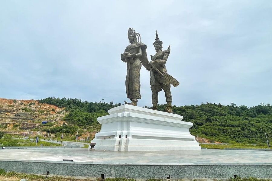 Sihanoukville City Tour for Cruise Passengers with 7 Stops - Preah Thong Neang Neak Copper Statue: A Love Story Made Physical