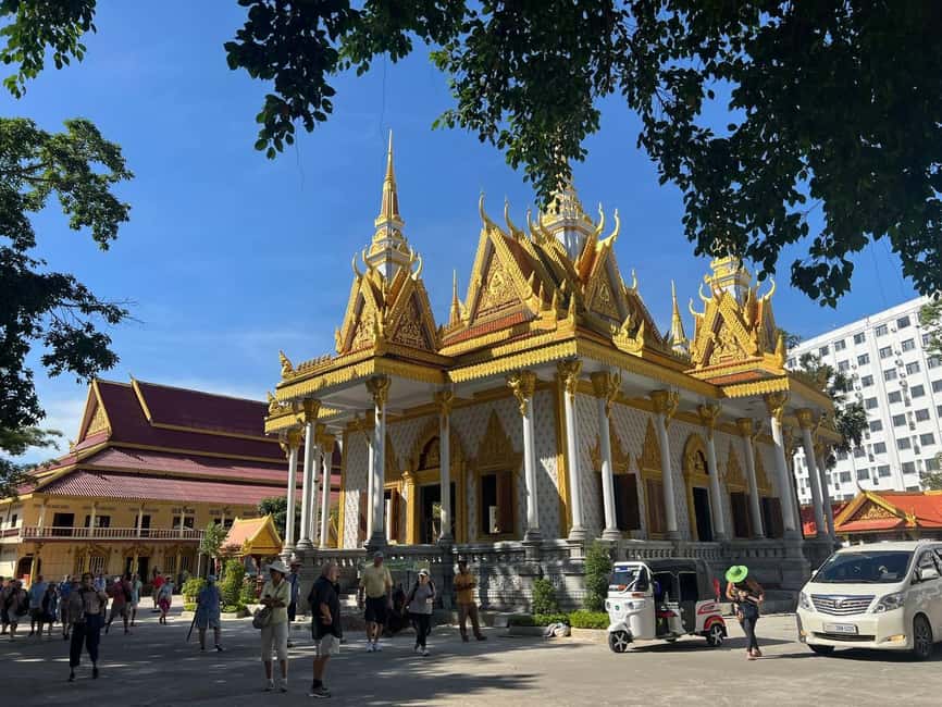 Sihanoukville Full Day City Tour with Transportation - The primary school visit and school-supplies donation moment