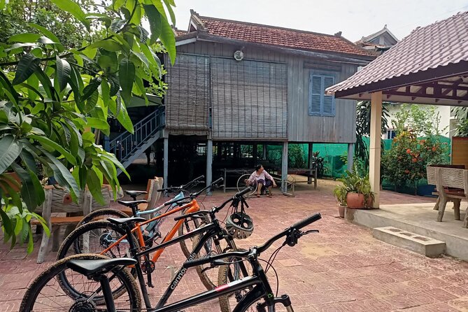 Silk Island at Twilight Cycle Encounter - Your return to Phnom Penh: bikes set aside, tuk tuk takes over